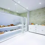 Youme Design Place Hotell 4*